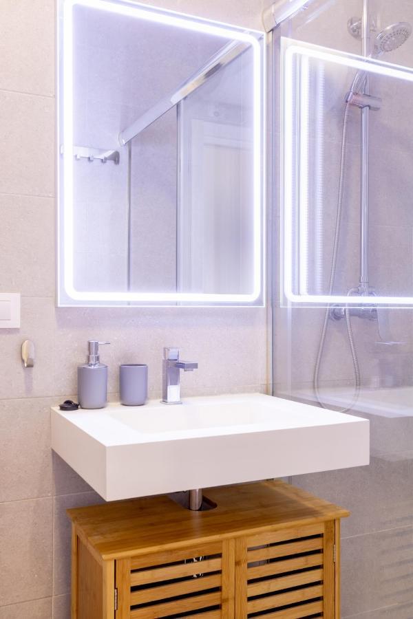 Charming 2 Bedroom Apartment Triana Bridge By Ocityzen Sevilla Kültér fotó